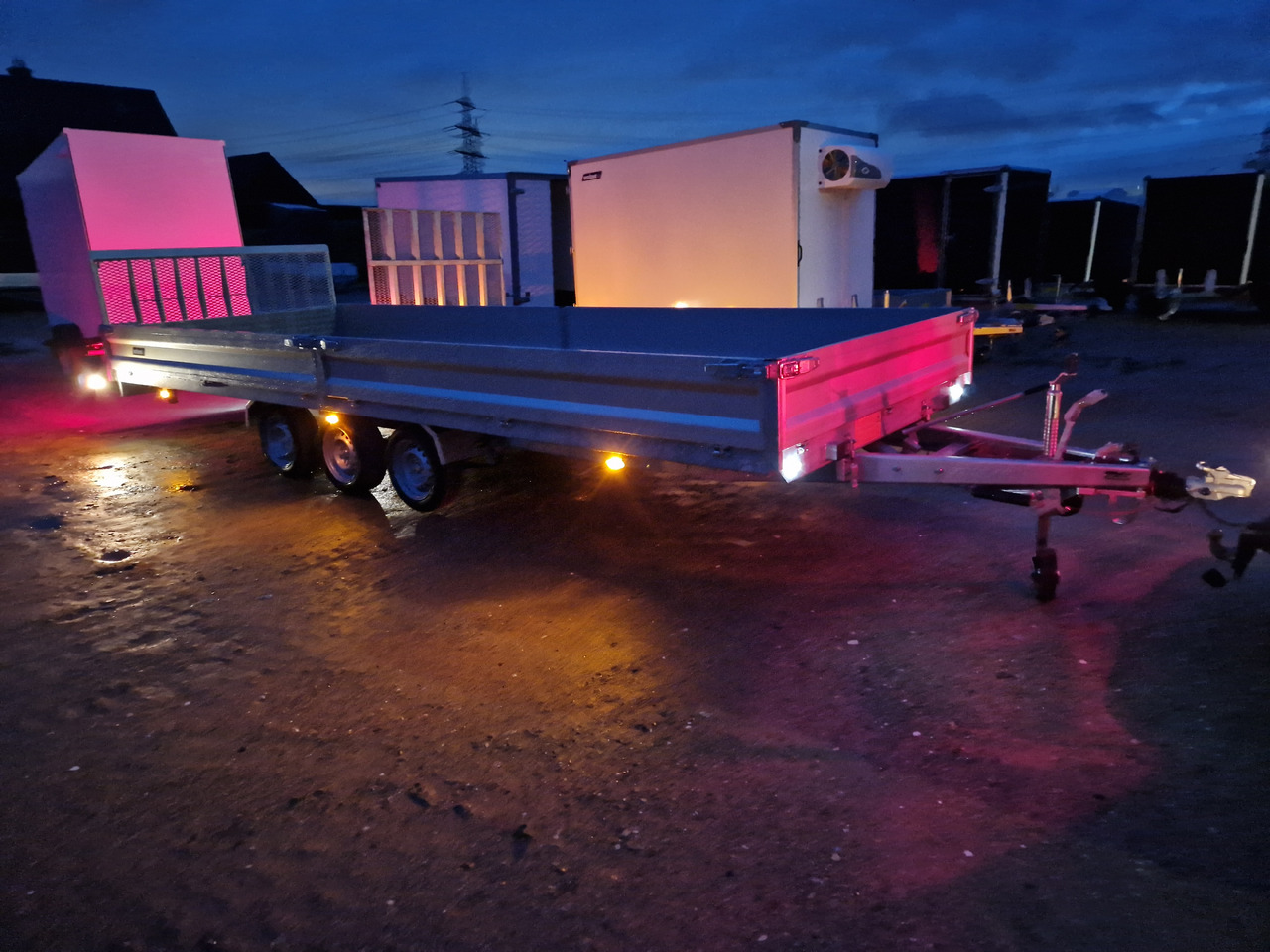 Variant Maschinentransporter 3563 UX Maxi Load 620x210x30cm LED Tridem Parabelfeder 3500kg Modell 24 - Ehitustehnika haagis: pilt 2 Variant Maschinentransporter 3563 UX Maxi Load 620x210x30cm LED Tridem Parabelfeder 3500kg Modell 24 - Ehitustehnika haagis: pilt 2