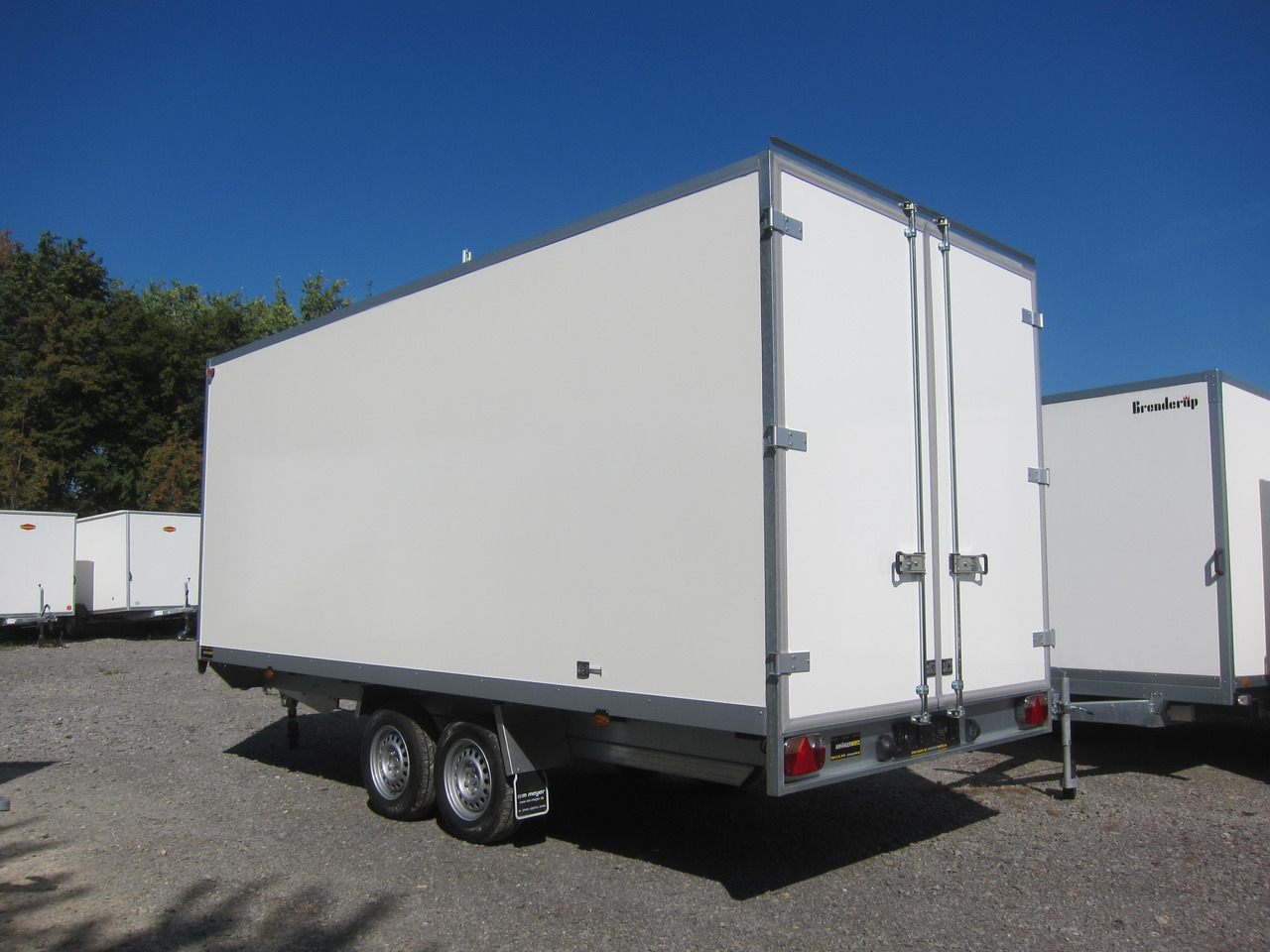 WM Meyer Kofferanhänger AZHLC 2750/210 S40 501x210x205cm (XXL) 2700kg - Furgoonjärelhaagis: pilt 3 WM Meyer Kofferanhänger AZHLC 2750/210 S40 501x210x205cm (XXL) 2700kg - Furgoonjärelhaagis: pilt 3