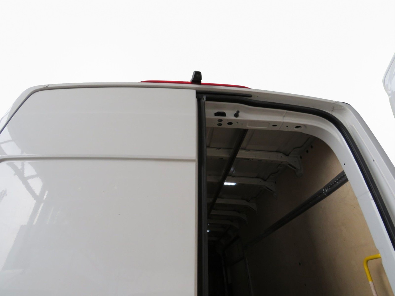 VOLKSWAGEN Crafter 35 L4H3 Kasten Euro6 Klima ZV - Kaubik: pilt 4 VOLKSWAGEN Crafter 35 L4H3 Kasten Euro6 Klima ZV - Kaubik: pilt 4