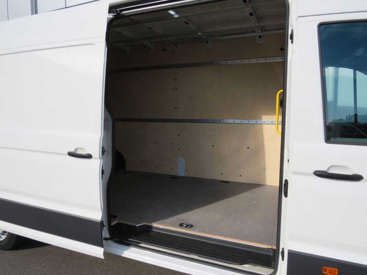 VOLKSWAGEN Crafter 35 L4H3 Kasten Euro6 Klima ZV - Kaubik: pilt 2 VOLKSWAGEN Crafter 35 L4H3 Kasten Euro6 Klima ZV - Kaubik: pilt 2