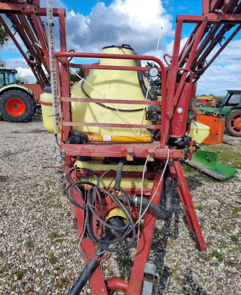 Hardi Commander 2600 - Järelveetav pritsija: pilt 2 Hardi Commander 2600 - Järelveetav pritsija: pilt 2