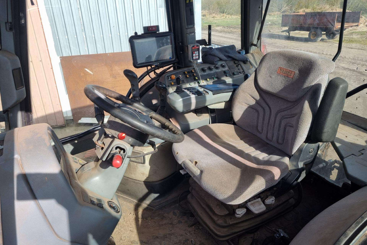 Traktor Valtra T190: pilt 9