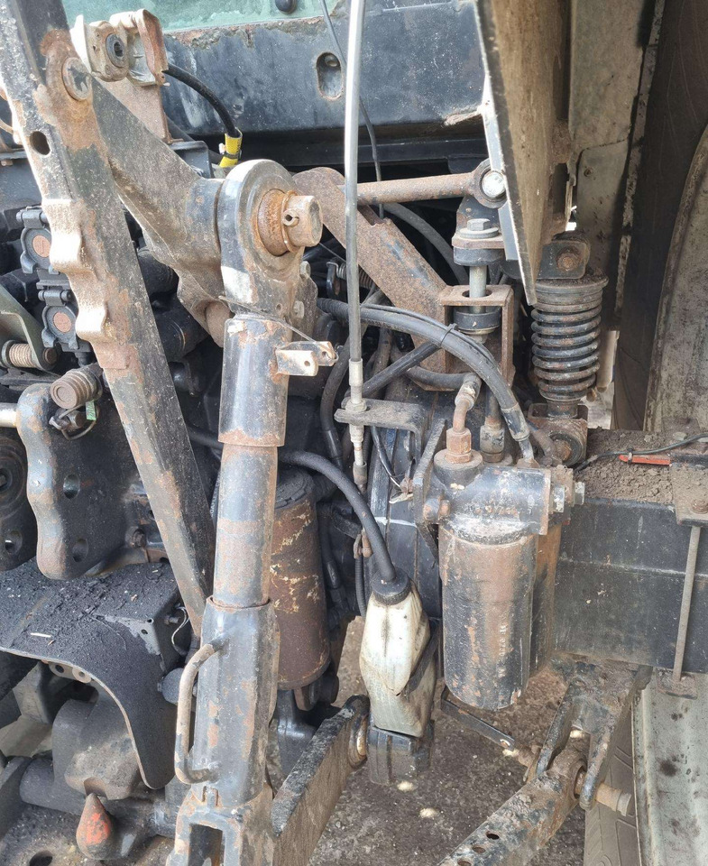 Traktor Valtra T190: pilt 8