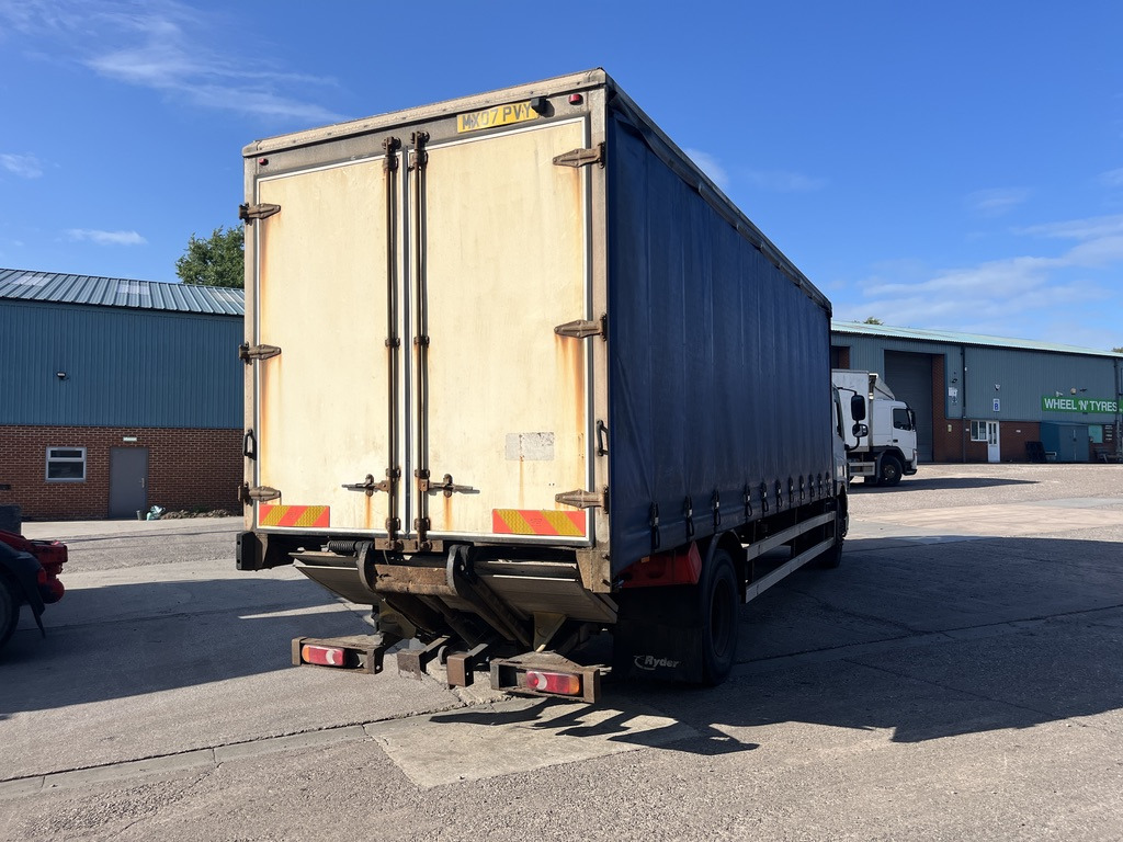 Daf 65CF 220 4x2 Curtain side - Tent veoauto: pilt 4 Daf 65CF 220 4x2 Curtain side - Tent veoauto: pilt 4