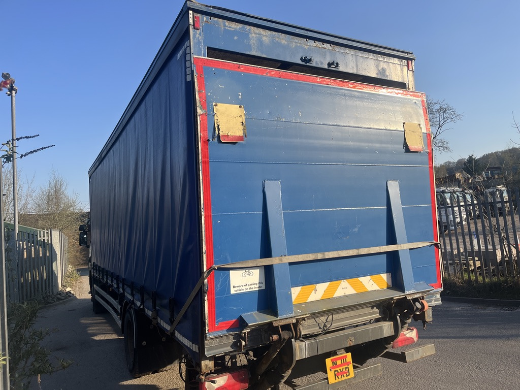 Scania P230 4x2 Curtain side - Tent veoauto: pilt 4 Scania P230 4x2 Curtain side - Tent veoauto: pilt 4
