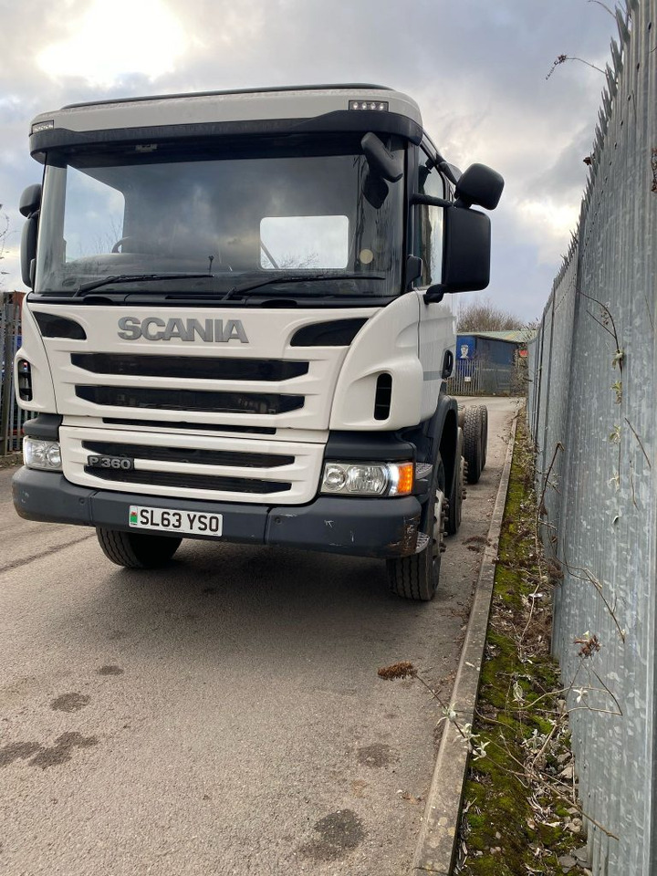 Scania P360 8x4 Chassis Cab - Kabiinišassiiga veoauto: pilt 2 Scania P360 8x4 Chassis Cab - Kabiinišassiiga veoauto: pilt 2