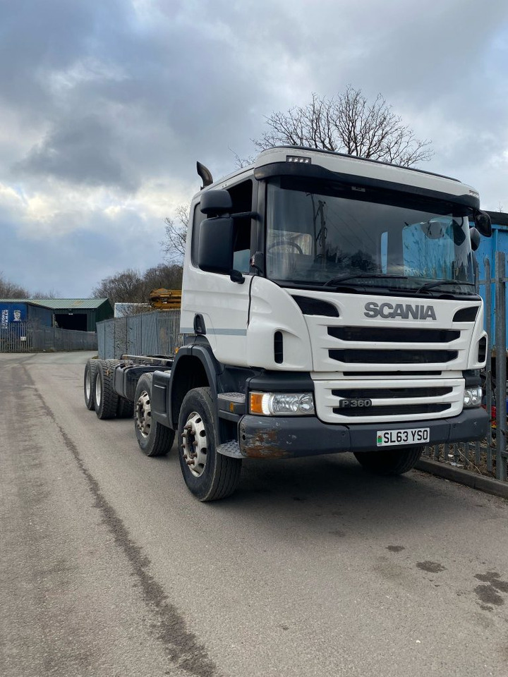 Scania P360 8x4 Chassis Cab - Kabiinišassiiga veoauto: pilt 1 Scania P360 8x4 Chassis Cab - Kabiinišassiiga veoauto: pilt 1