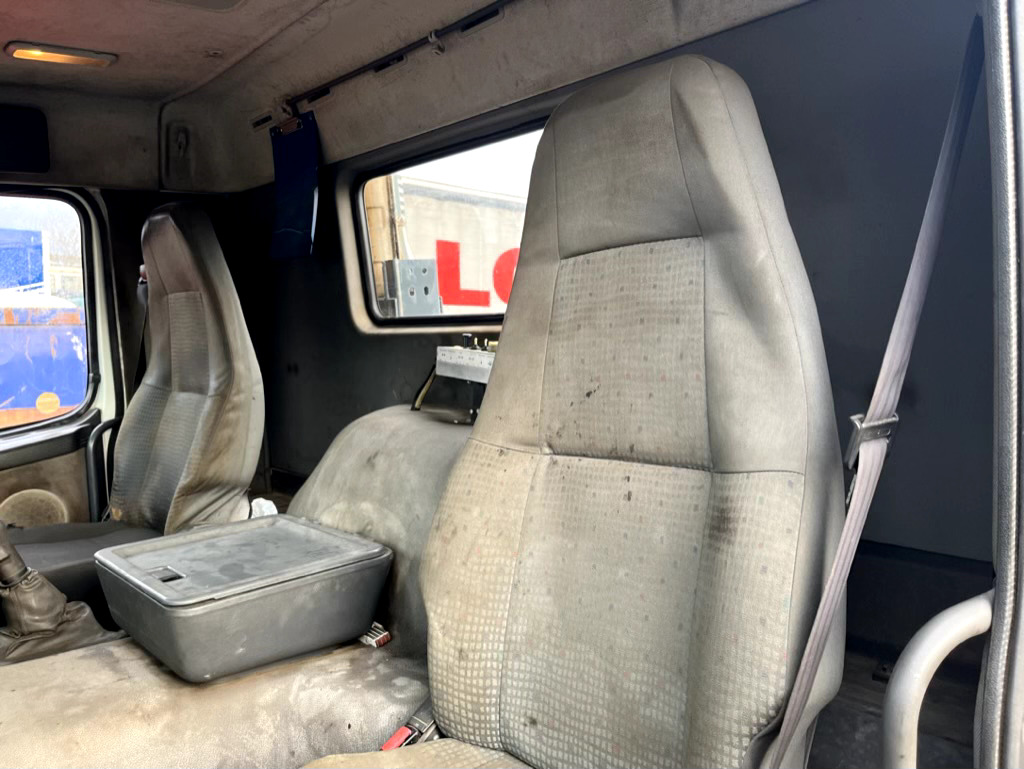Kabiinišassiiga veoauto VOLVO FM9 260 6X2: pilt 11