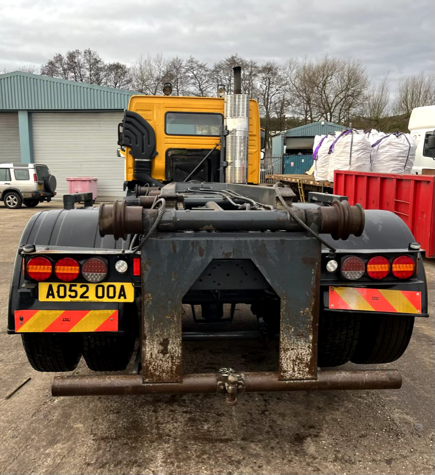 Kabiinišassiiga veoauto VOLVO FM9 260 6X2: pilt 7
