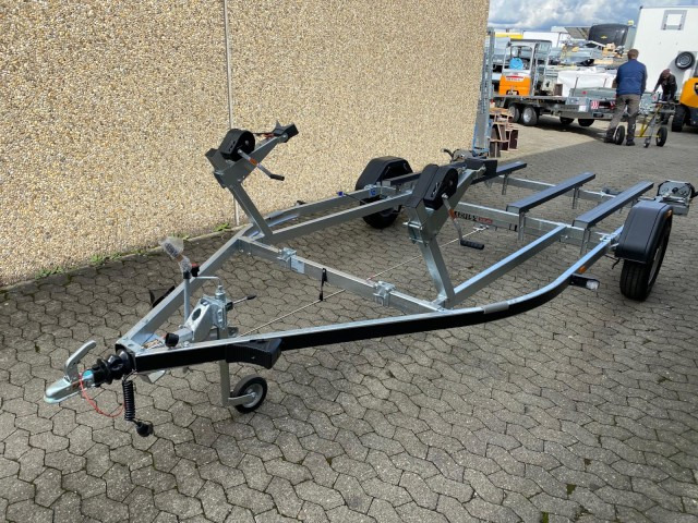 Brenderup Doppel Jetski Premium PWC21200B RAX , 1,2 to., 3,8m - Paadihaagis: pilt 1 Brenderup Doppel Jetski Premium PWC21200B RAX , 1,2 to., 3,8m - Paadihaagis: pilt 1