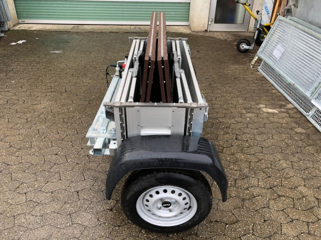 Faltos Tieflader faltbarer Anhänger gebremst, 750 kg, 2420 x 1420 x 300 mm - Auto järelhaagis: pilt 1 Faltos Tieflader faltbarer Anhänger gebremst, 750 kg, 2420 x 1420 x 300 mm - Auto järelhaagis: pilt 1