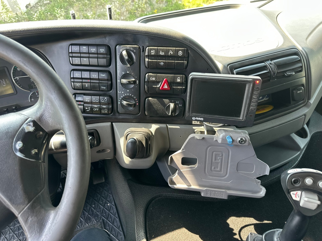 MERCEDES-BENZ Actros 4455 10x4 Moser - Konkstõstukiga veoauto: pilt 2 MERCEDES-BENZ Actros 4455 10x4 Moser - Konkstõstukiga veoauto: pilt 2