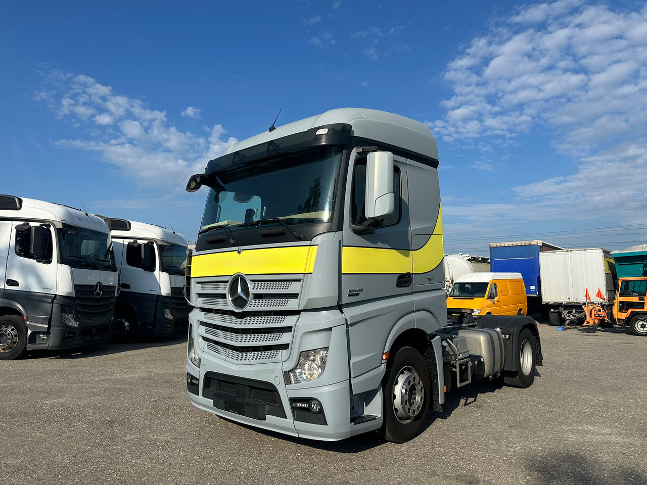Mercedes Actros 18.48 18.41 18.40 18.44 18.46 18.45 18.42 18.48 - Sadulveok: pilt 1 Mercedes Actros 18.48 18.41 18.40 18.44 18.46 18.45 18.42 18.48 - Sadulveok: pilt 1