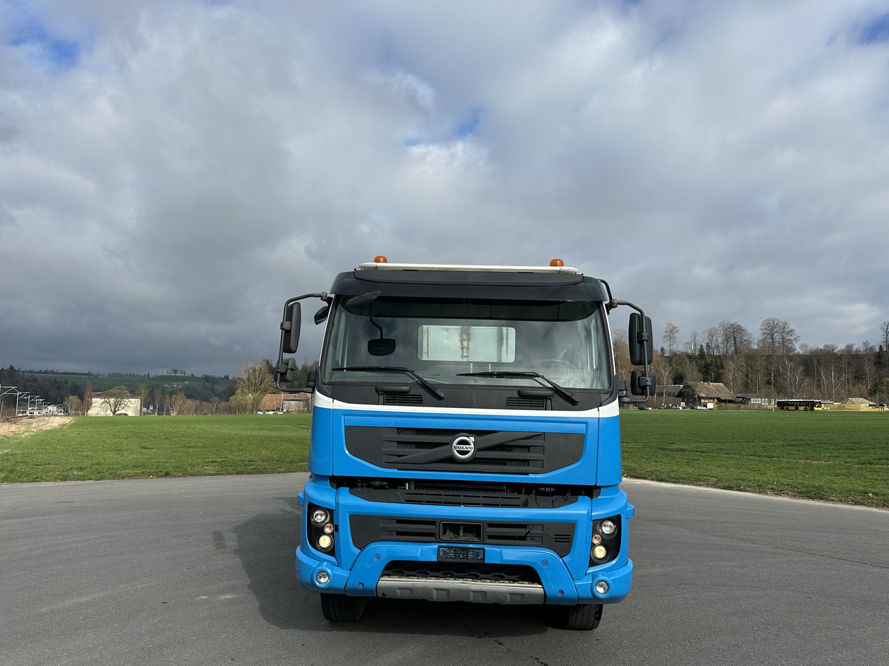 VOLVO FMX 420 440 460 480 8x4 Kettengäret sörling mulde - Konkstõstukiga veoauto: pilt 4 VOLVO FMX 420 440 460 480 8x4 Kettengäret sörling mulde - Konkstõstukiga veoauto: pilt 4