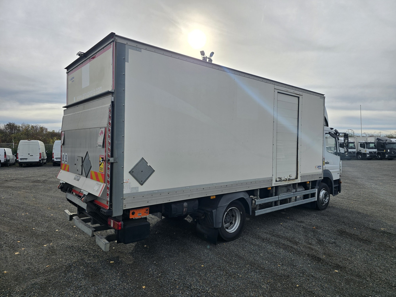 MERCEDES-BENZ Atego 1218 - Box - LIFT - SIDE DOOR - ADR - Kasti veoauto: pilt 4 MERCEDES-BENZ Atego 1218 - Box - LIFT - SIDE DOOR - ADR - Kasti veoauto: pilt 4