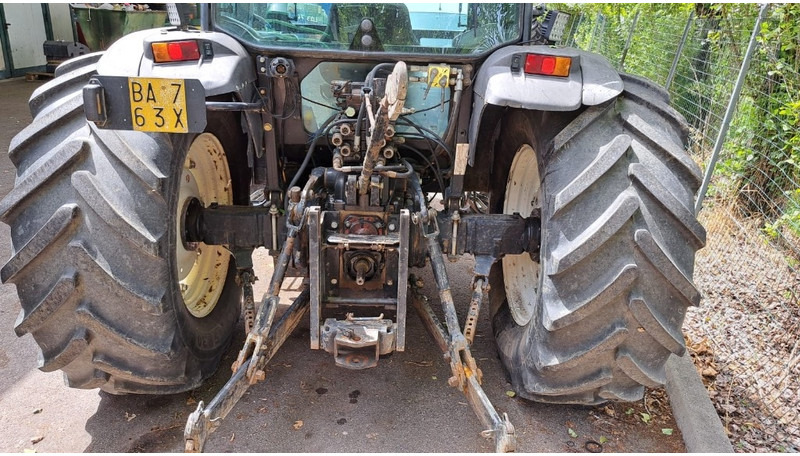New Holland TN 95 D A - Traktor: pilt 4 New Holland TN 95 D A - Traktor: pilt 4