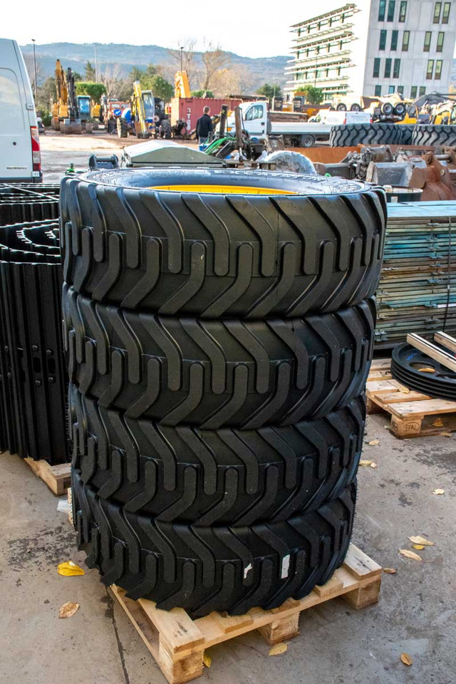 Bandenmarkt 315/70R22.5 - Komplektne ratas - Ekskavaator: pilt 2 Bandenmarkt 315/70R22.5 - Komplektne ratas - Ekskavaator: pilt 2