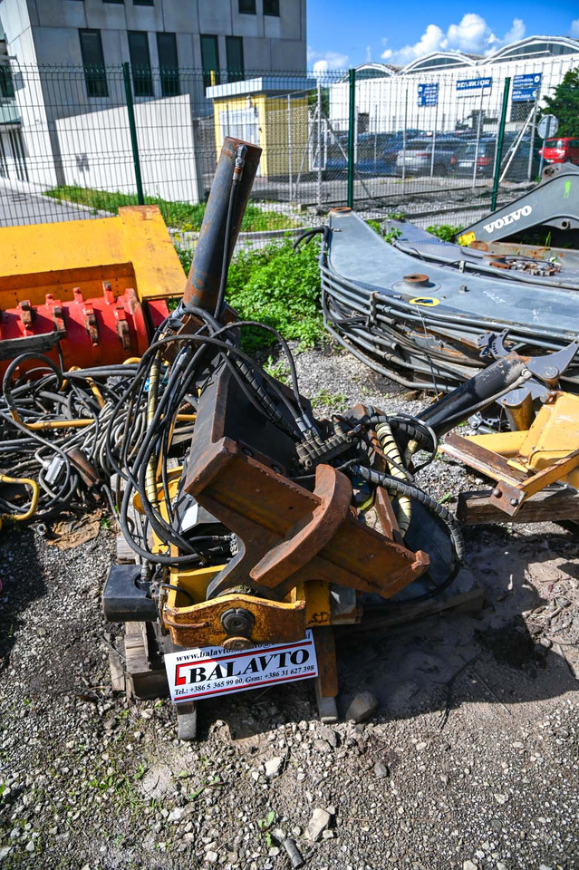Engcon EC30 - Kallutav pöördpea - Ehitusmasinad: pilt 5 Engcon EC30 - Kallutav pöördpea - Ehitusmasinad: pilt 5