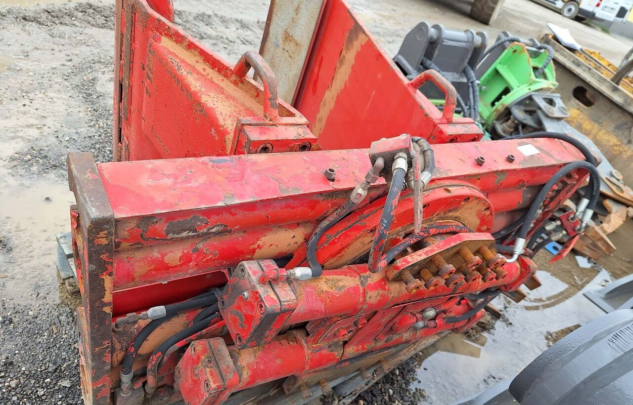 Hay bale grab - Klamber - Põllutööseade: pilt 2 Hay bale grab - Klamber - Põllutööseade: pilt 2