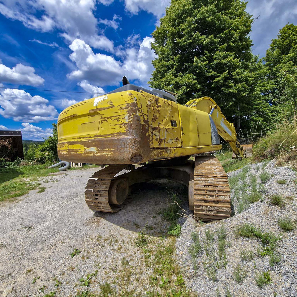 New Holland Kobelco E215 - Lintekskavaator: pilt 5 New Holland Kobelco E215 - Lintekskavaator: pilt 5