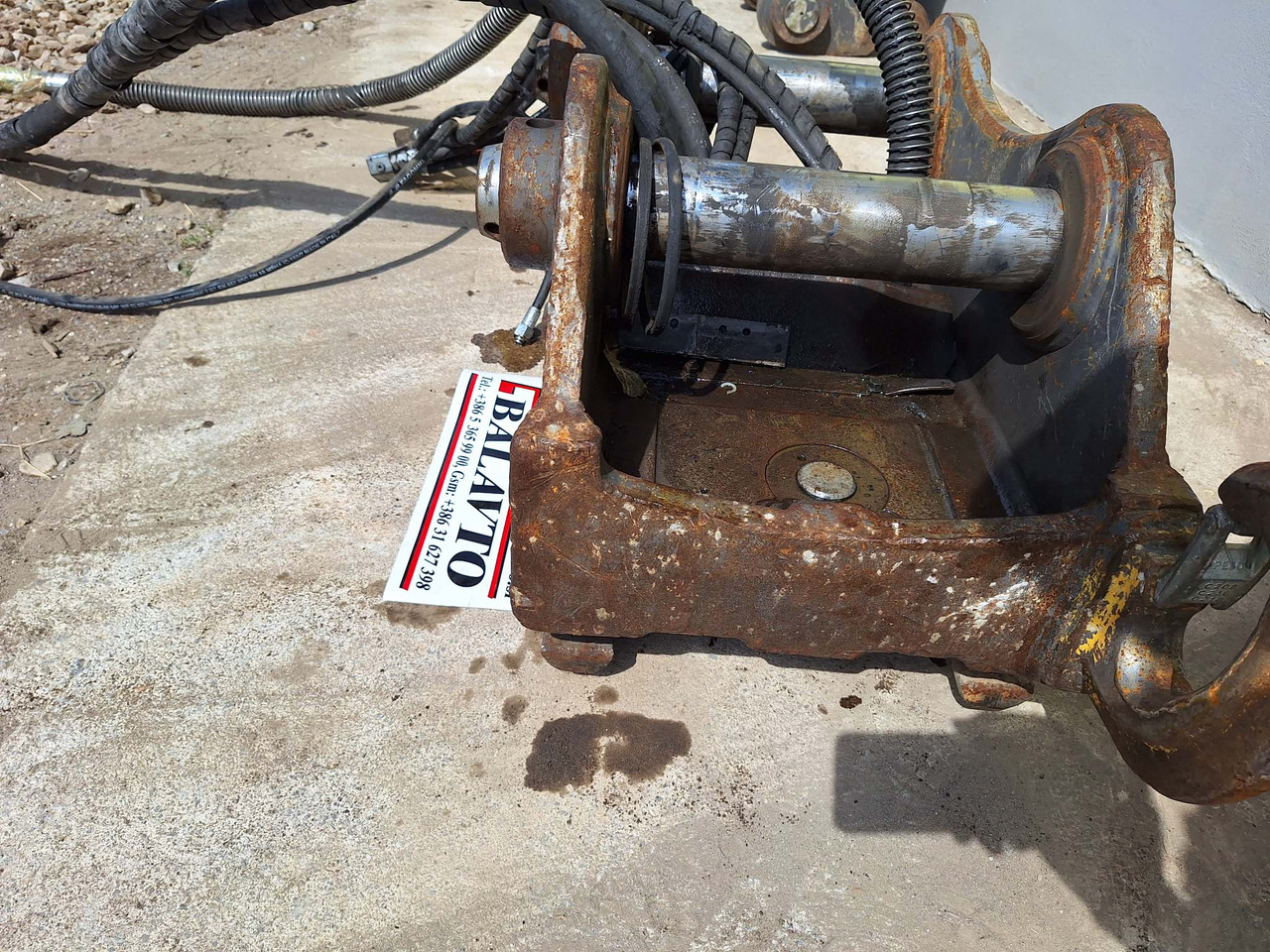 OilQuick quick coupler - Kiirühendus - Ekskavaator: pilt 2 OilQuick quick coupler - Kiirühendus - Ekskavaator: pilt 2