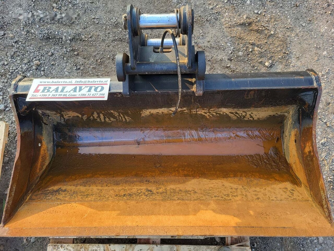 Slope bucket 1500 mm CW10 - Ekskavaatori kopp: pilt 1 Slope bucket 1500 mm CW10 - Ekskavaatori kopp: pilt 1