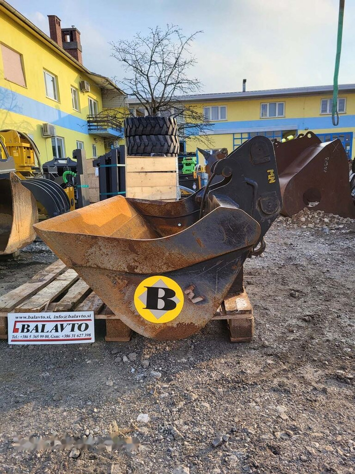 Slope bucket 1500 mm CW10 - Ekskavaatori kopp: pilt 2 Slope bucket 1500 mm CW10 - Ekskavaatori kopp: pilt 2