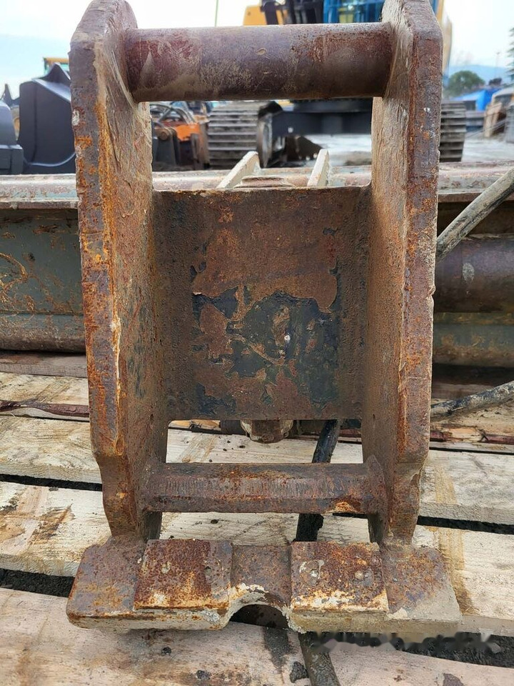 Tilt bucket 1200 mm VTN - Ekskavaatori kopp: pilt 3 Tilt bucket 1200 mm VTN - Ekskavaatori kopp: pilt 3