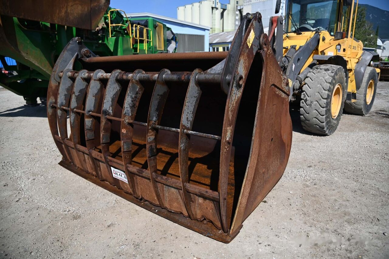 Trevi Benne Loader bucket 3000 mm - Laaduri kopp: pilt 2 Trevi Benne Loader bucket 3000 mm - Laaduri kopp: pilt 2
