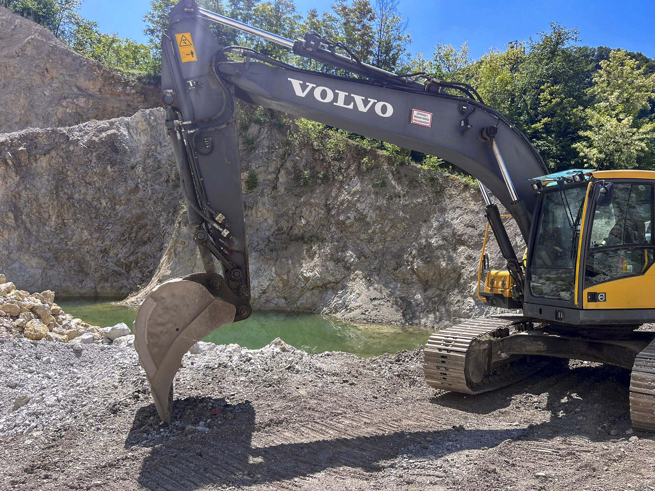 VOLVO EC220D - Lintekskavaator: pilt 2 VOLVO EC220D - Lintekskavaator: pilt 2