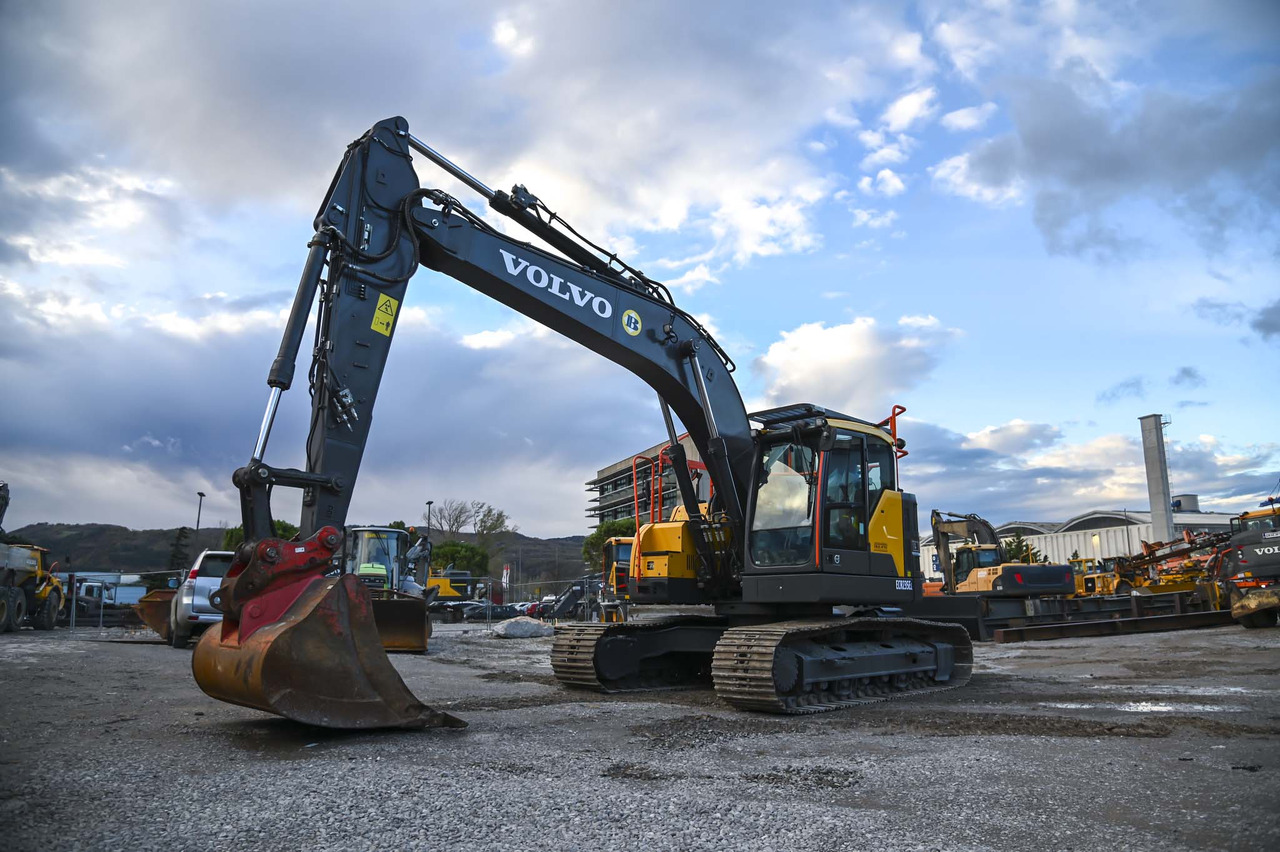 VOLVO ECR235EL - Lintekskavaator: pilt 1 VOLVO ECR235EL - Lintekskavaator: pilt 1