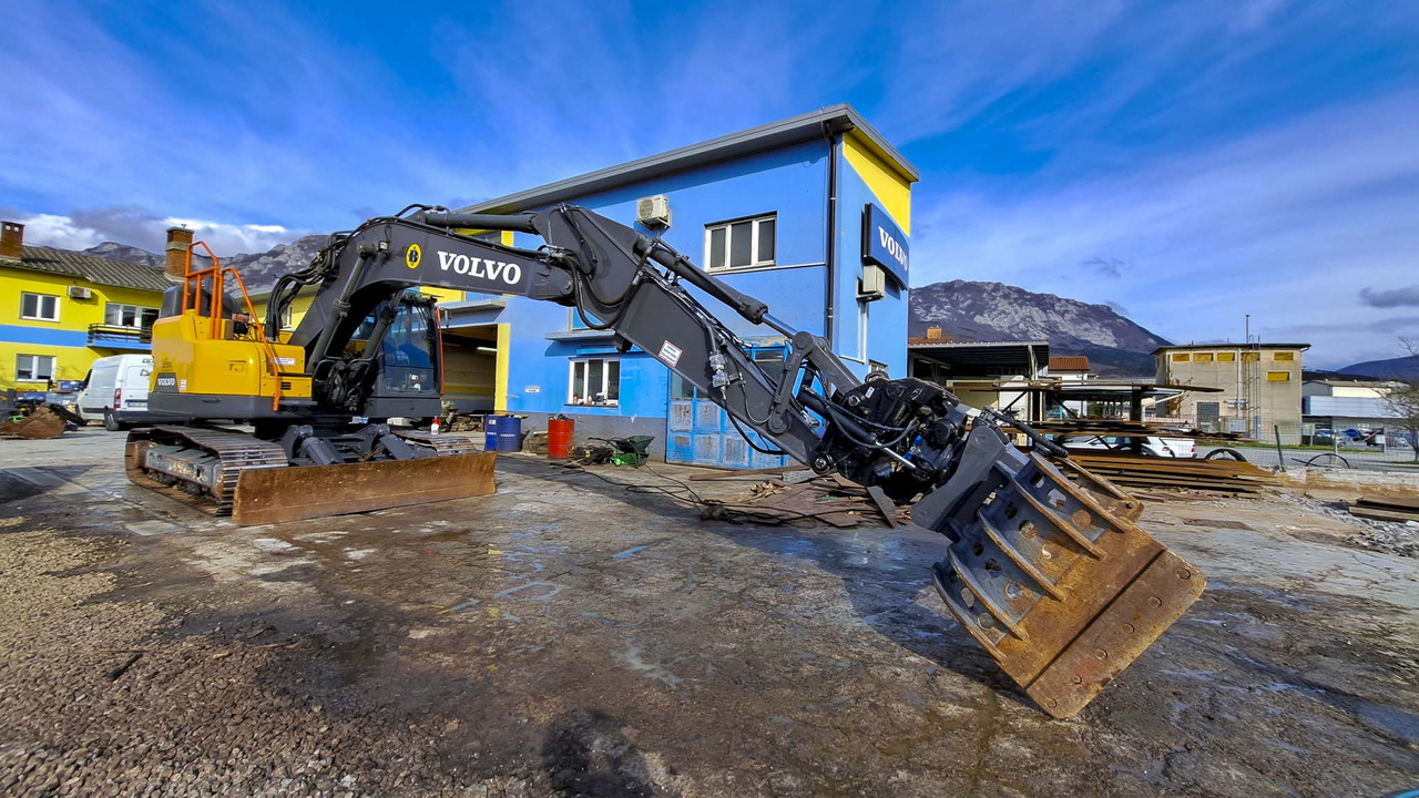 VOLVO ECR235EL - Lintekskavaator: pilt 3 VOLVO ECR235EL - Lintekskavaator: pilt 3