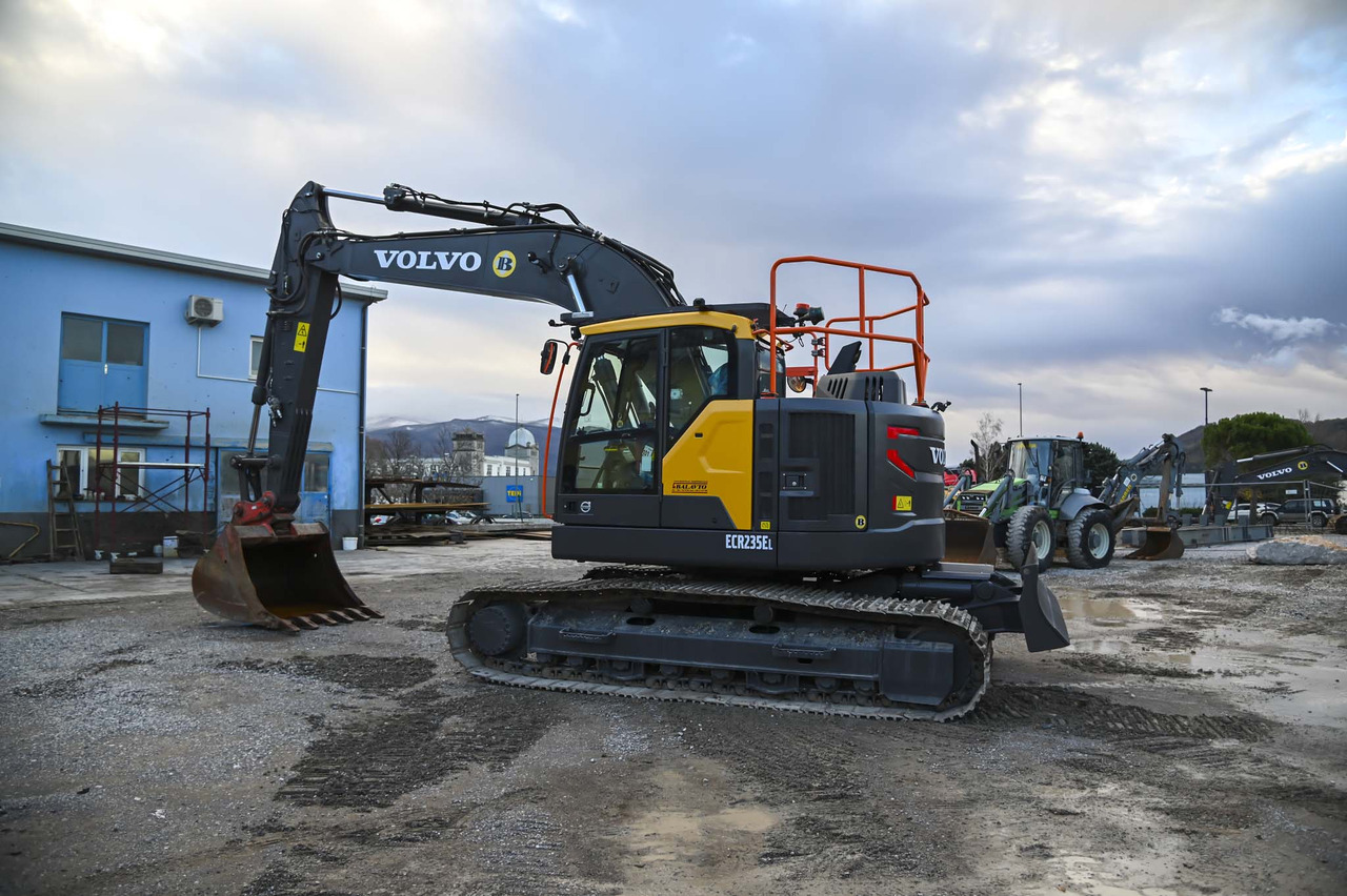 VOLVO ECR235EL - Lintekskavaator: pilt 3 VOLVO ECR235EL - Lintekskavaator: pilt 3