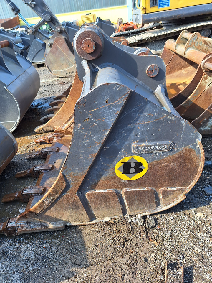 VOLVO digging bucket 1100 mm - Ekskavaatori kopp: pilt 1 VOLVO digging bucket 1100 mm - Ekskavaatori kopp: pilt 1