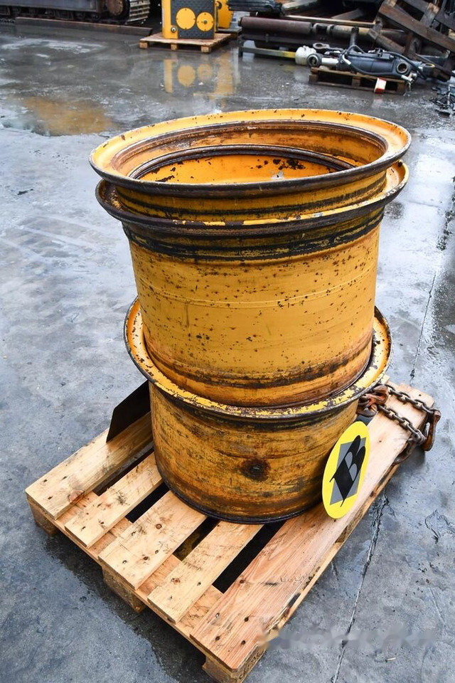 Volvo 4400, 6300, L90, L90B, L70 - Velg: pilt 3 Volvo 4400, 6300, L90, L90B, L70 - Velg: pilt 3