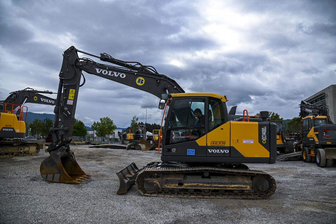 Volvo EC140E - Lintekskavaator: pilt 2 Volvo EC140E - Lintekskavaator: pilt 2