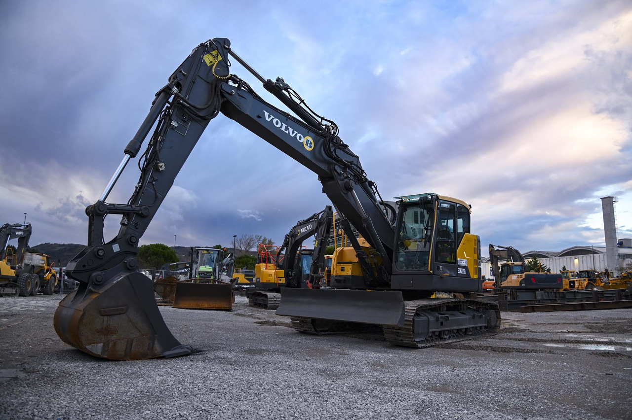 Volvo ECR235EL - Lintekskavaator: pilt 1 Volvo ECR235EL - Lintekskavaator: pilt 1