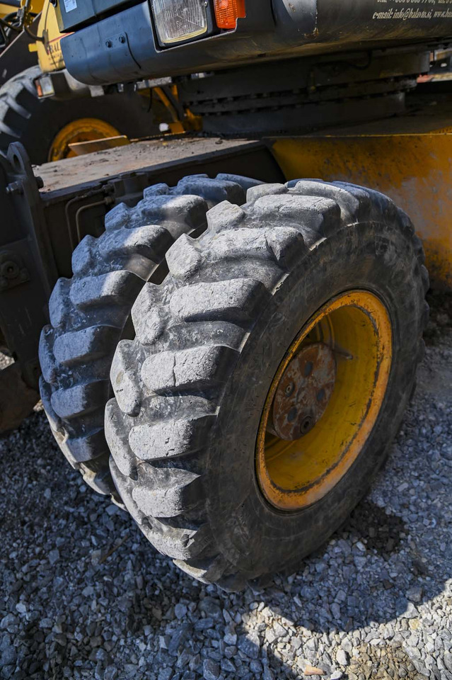 Ratastel ekskavaator Volvo EW180B: pilt 14