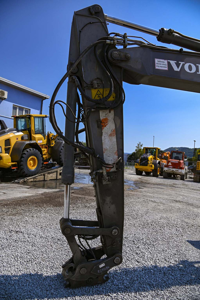 Ratastel ekskavaator Volvo EW180B: pilt 7