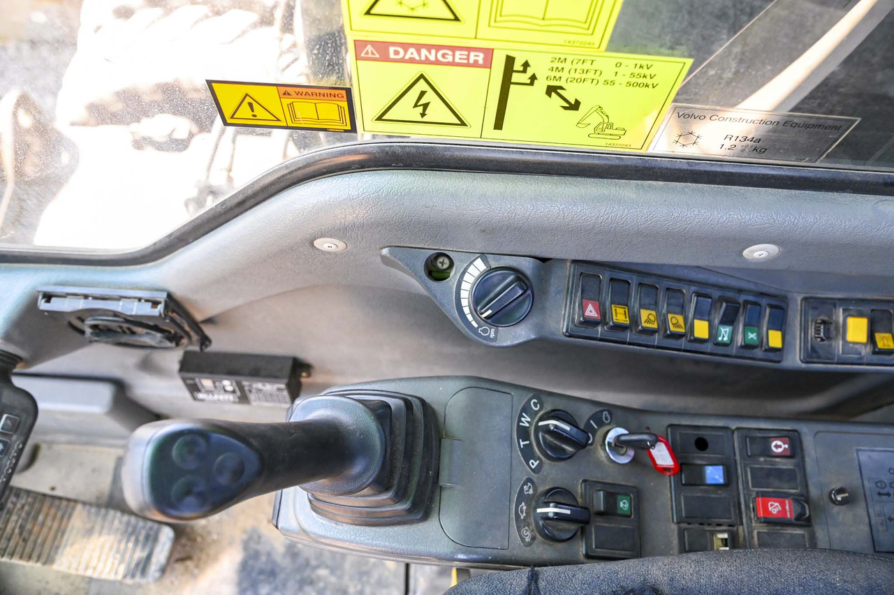 Ratastel ekskavaator Volvo EW180B: pilt 19