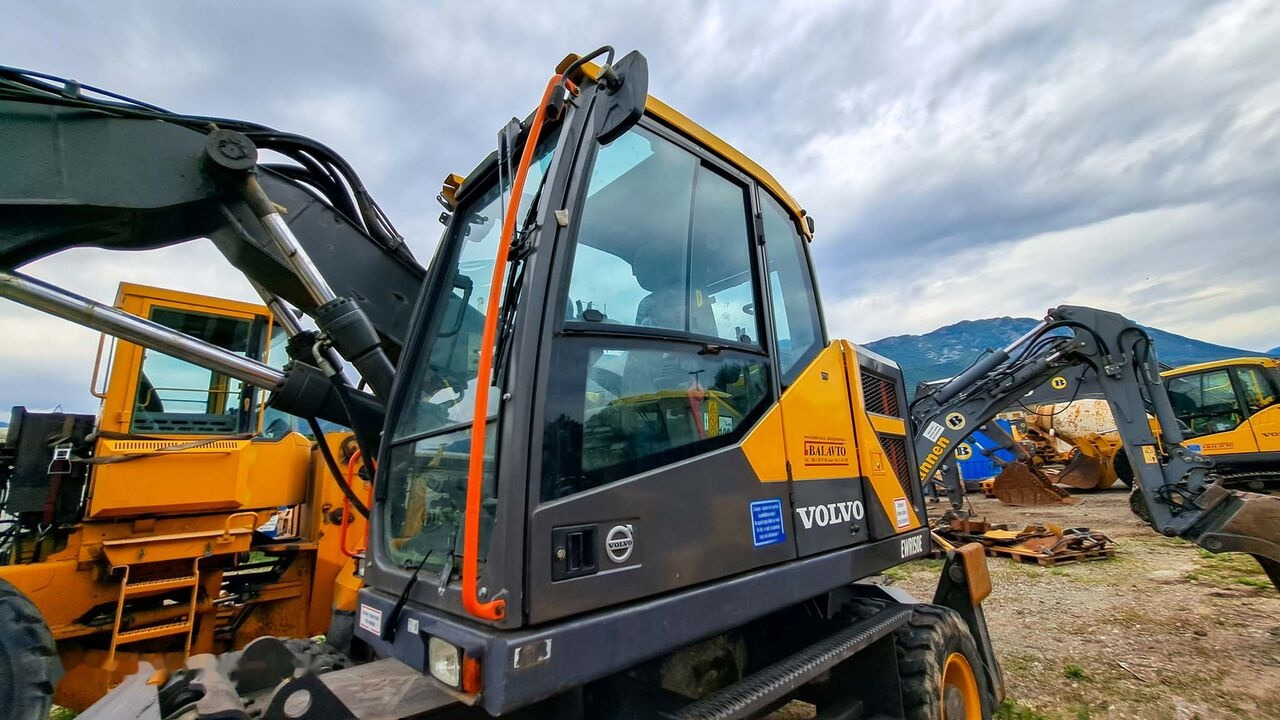 Volvo EWR150E, EC250E, EC300E, EW160E, EW180E, EC220E, EC160E, EC180E, EWR170E, EW240E MH, EC200E - Kabiin - Ekskavaator: pilt 2 Volvo EWR150E, EC250E, EC300E, EW160E, EW180E, EC220E, EC160E, EC180E, EWR170E, EW240E MH, EC200E - Kabiin - Ekskavaator: pilt 2