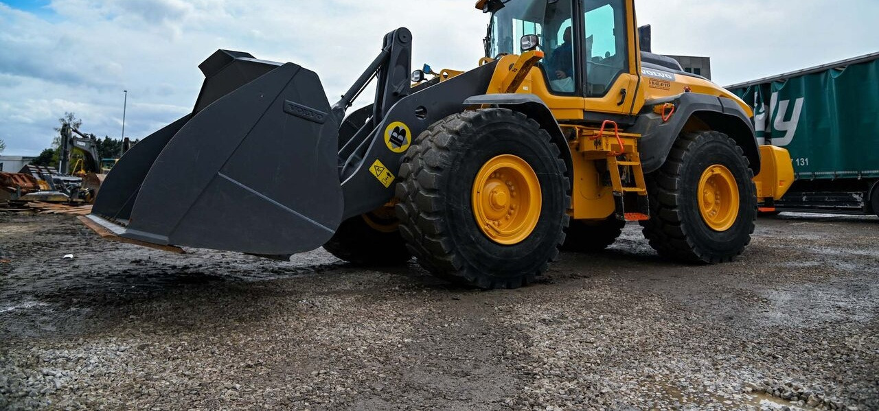 Volvo L120H - Rataslaadur: pilt 1 Volvo L120H - Rataslaadur: pilt 1