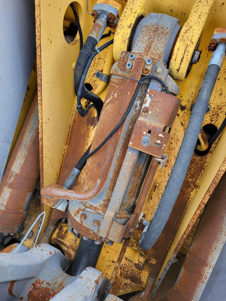 Volvo hydraulic cylinder - Hüdrauliline silinder - Laadur: pilt 1 Volvo hydraulic cylinder - Hüdrauliline silinder - Laadur: pilt 1
