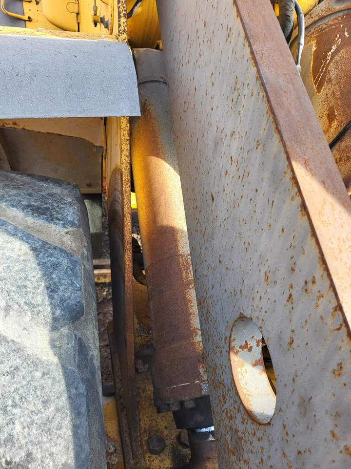 Volvo lifting hydraulic cylinder - Hüdrauliline silinder - Rataslaadur: pilt 1 Volvo lifting hydraulic cylinder - Hüdrauliline silinder - Rataslaadur: pilt 1