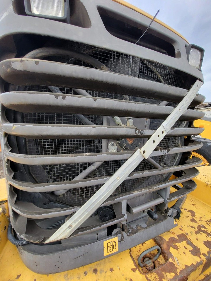 Volvo radiator - Radiaator - Laadur: pilt 1 Volvo radiator - Radiaator - Laadur: pilt 1