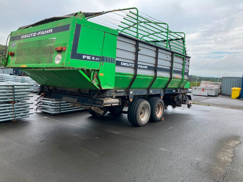 Deutz Fahr Ladewagen FE 6.37 mit Querförderband - Iselaadiv vanker: pilt 1 Deutz Fahr Ladewagen FE 6.37 mit Querförderband - Iselaadiv vanker: pilt 1