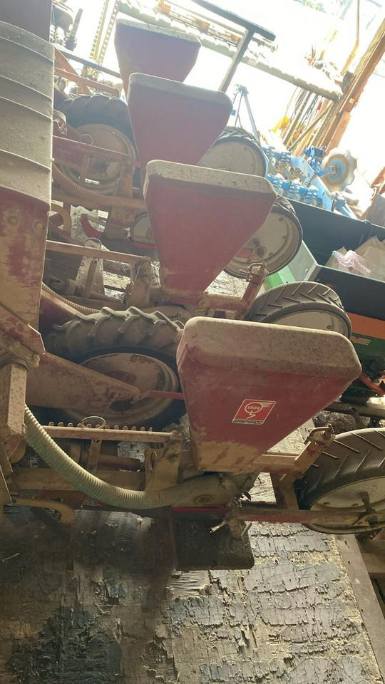 Gaspardo SP 510 Maissetzgerät, Maisdrille, Maissähgerät - Täppiskülvimasin: pilt 3 Gaspardo SP 510 Maissetzgerät, Maisdrille, Maissähgerät - Täppiskülvimasin: pilt 3