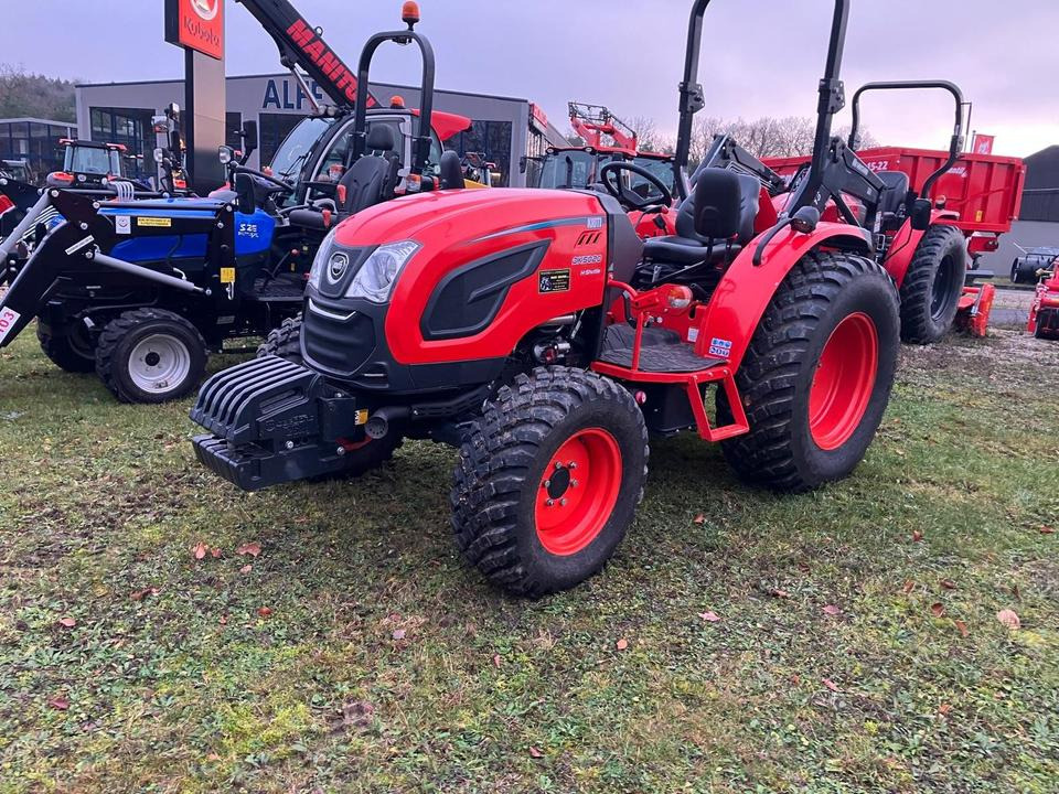 KIOTI Traktor DK 5020 wenig Stunden Rasenbereifung - Väiketraktor: pilt 2 KIOTI Traktor DK 5020 wenig Stunden Rasenbereifung - Väiketraktor: pilt 2