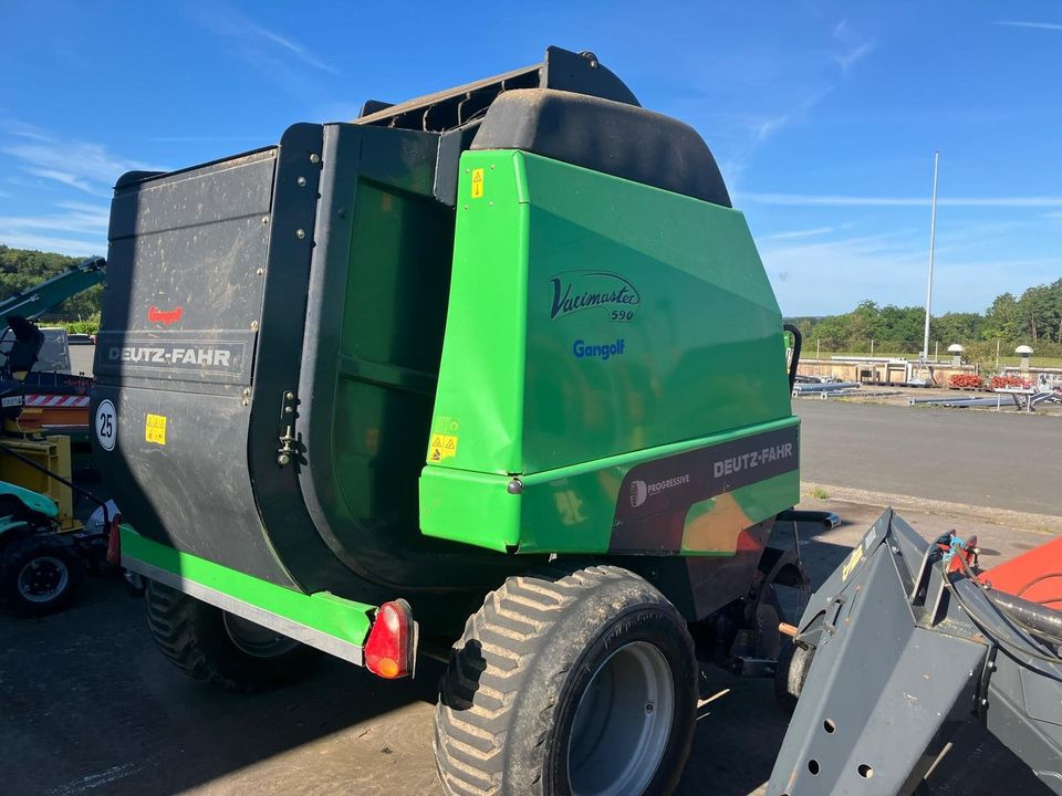 Rundballenpresse Deutz-Fahr Varimaster 590 14OC - Heinapress, ümmargune: pilt 1 Rundballenpresse Deutz-Fahr Varimaster 590 14OC - Heinapress, ümmargune: pilt 1