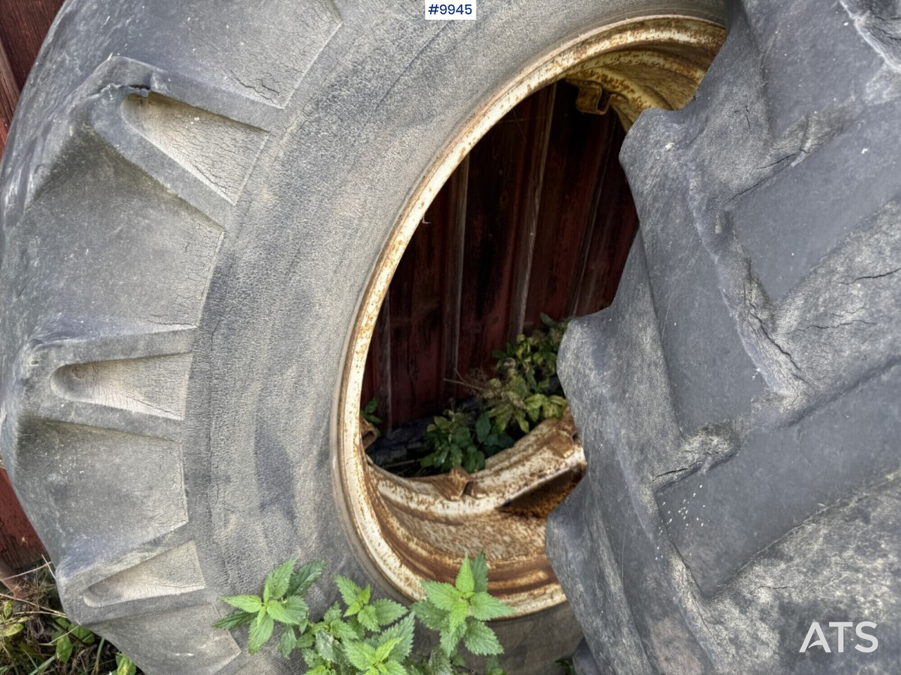 2 tractor tires with rims and rings - Komplektne ratas - Traktor: pilt 5 2 tractor tires with rims and rings - Komplektne ratas - Traktor: pilt 5